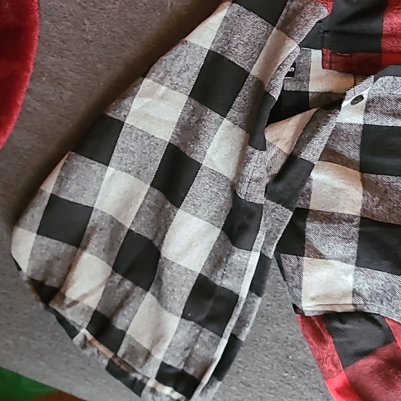 Reason Red And Gray flannel with hood size small - Picture 3 of 4